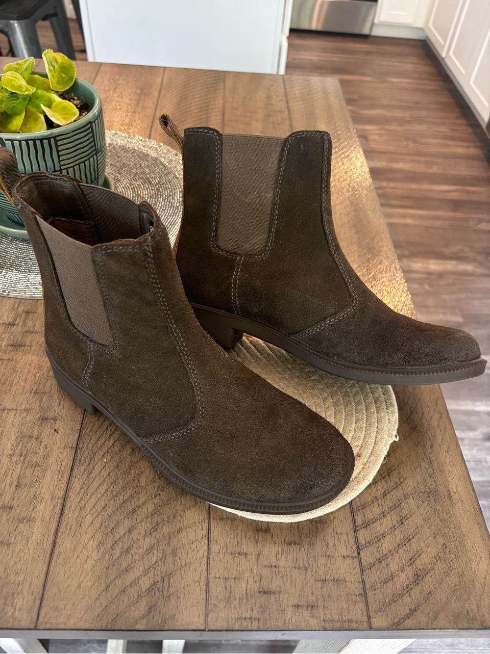 Kodiak women Brown olive leather Suede Chukka Boots waterproof (Canadas boot)